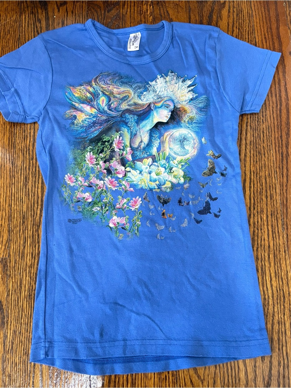The mountainGraphic Tee with Floral Moon Design women’s